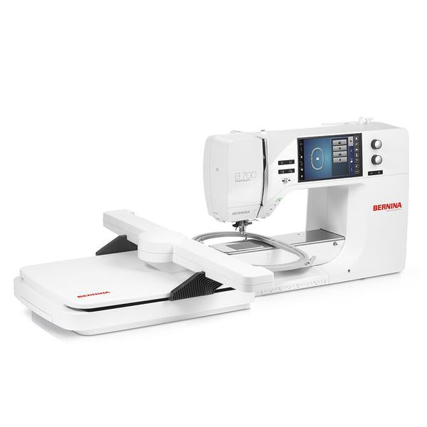 Bernina 700e Includes SDT Embroidery Unit