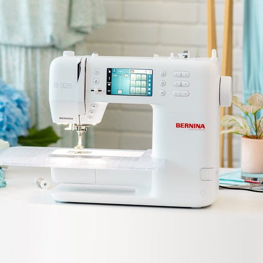 Bernina S-325