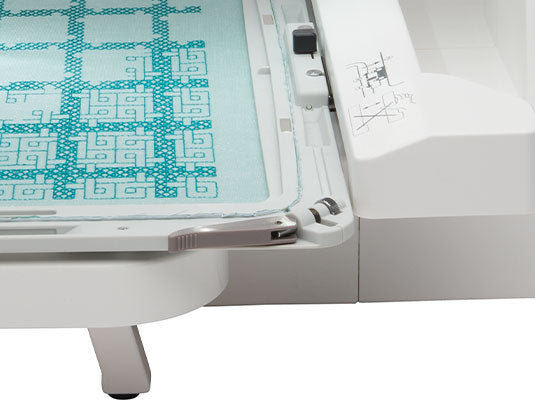 Janome MC550E LE Embroidery Machine FREE Artistic JR Software