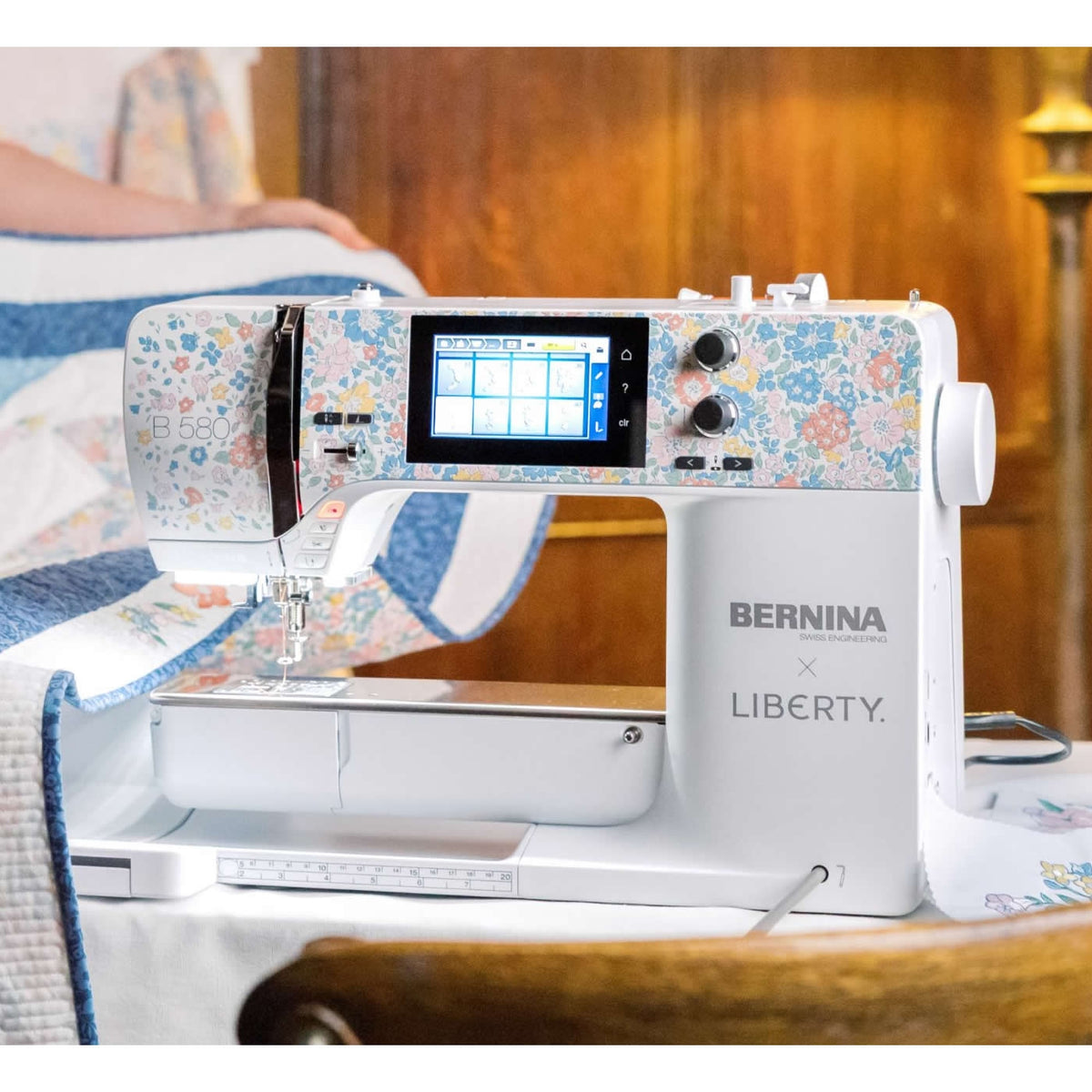 Bernina 580 Liberty Edition - PRE ORDER
