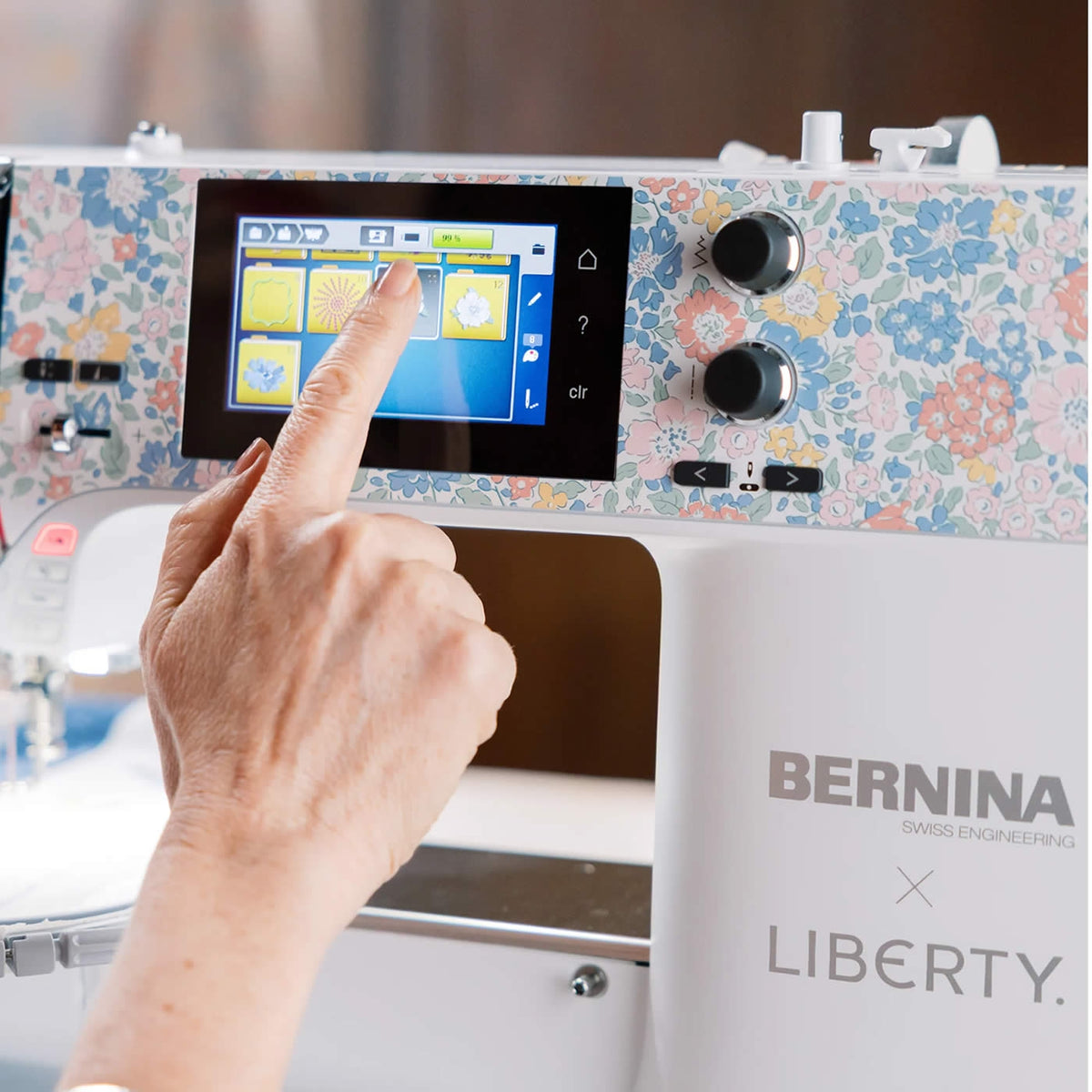 Bernina 580 Liberty Edition - PRE ORDER