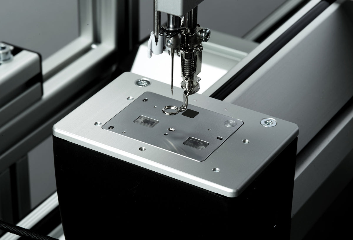 Bernina Q24 Longarm Quilting Machine with Pro Frame