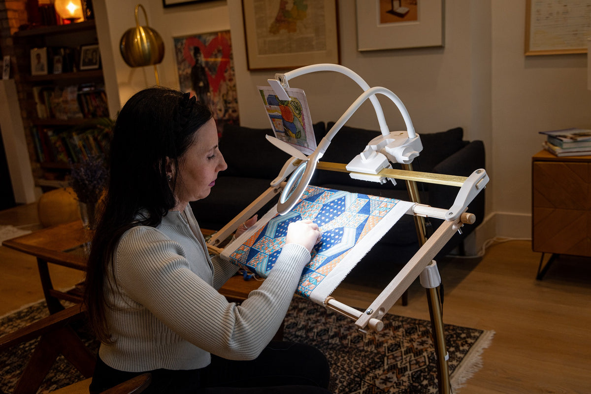 Daylight StitchSmart 2 Magnifier & Chartholder