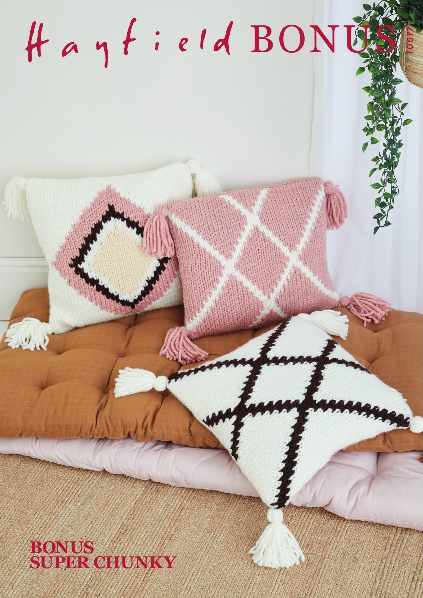 Hayfield 10617 Cushions in Bonus Super Chunky pattern cover