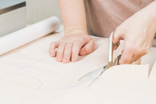 Are You Really Using the Right Scissors? How to Tell if You Need Left-Handed Tools