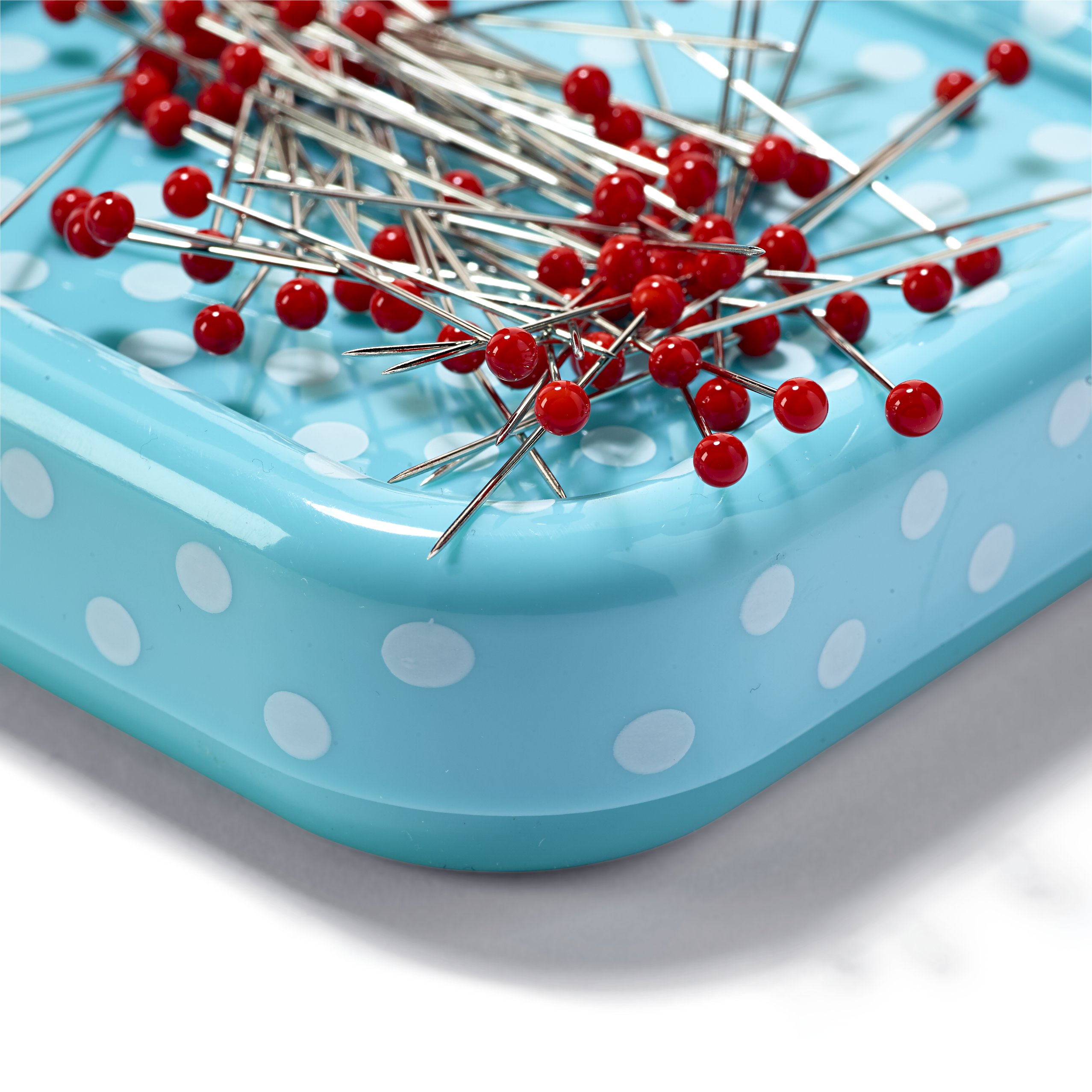 Prym LOVE Magnetic pincushion with glass-headed pins - Image 2